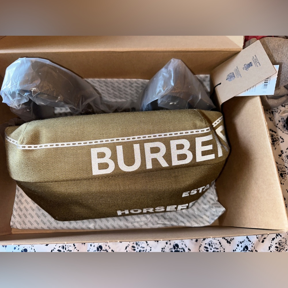 Brand new with tags authentic Burberry bum / Fanny bag